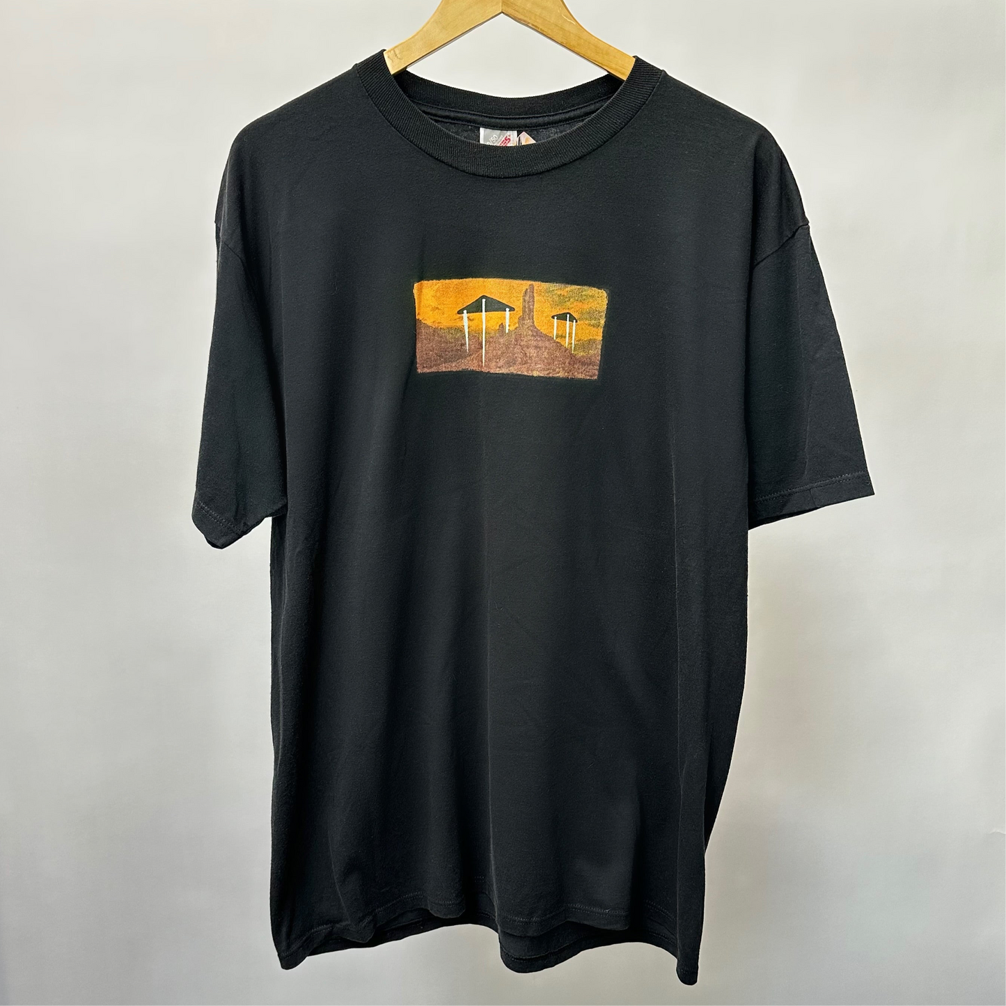 Upcycled Vintage UFO T-Shirt by Beter - XL Jerzees