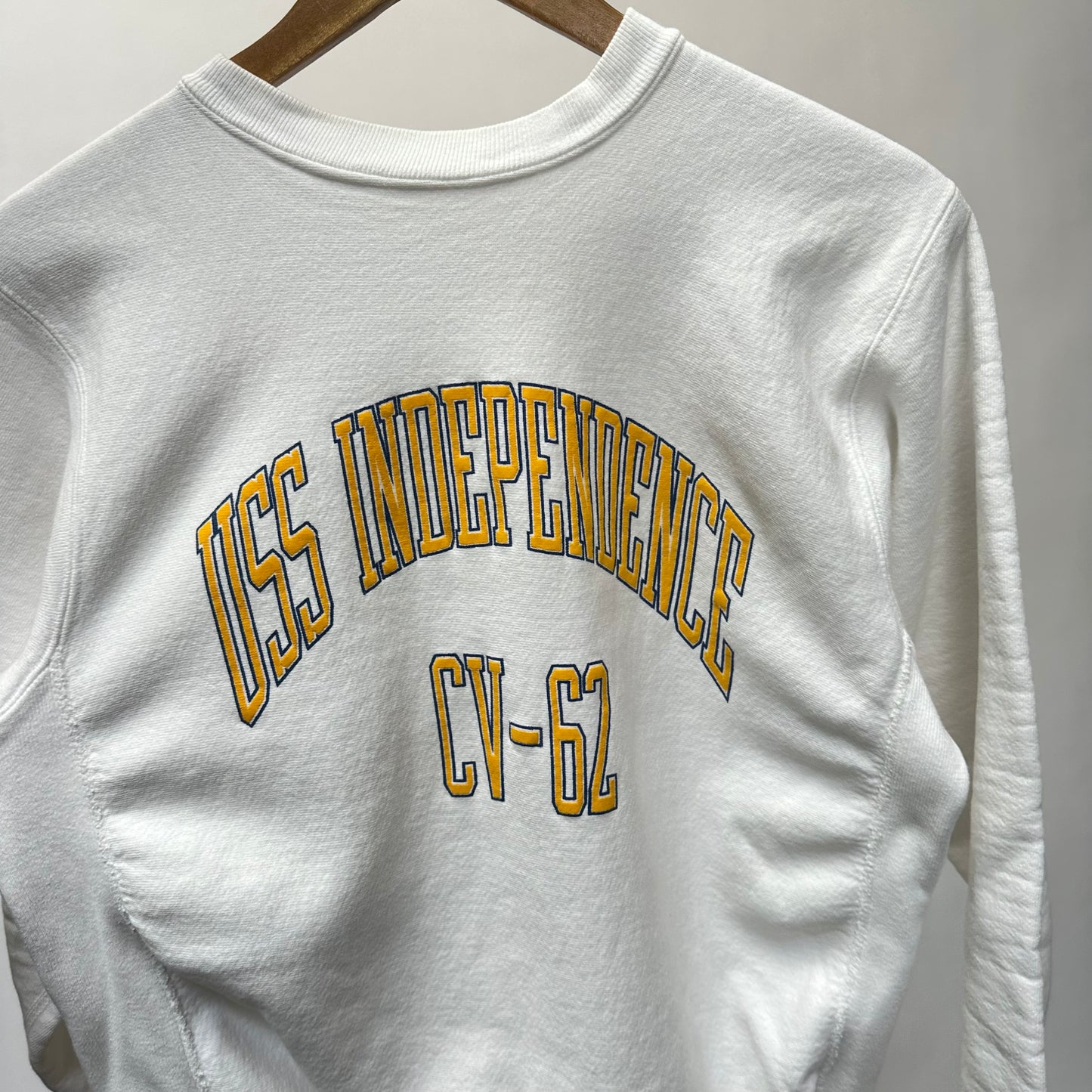 Vintage 90s USS Independence CV-62 Military Unit Sweatshirt - S/M