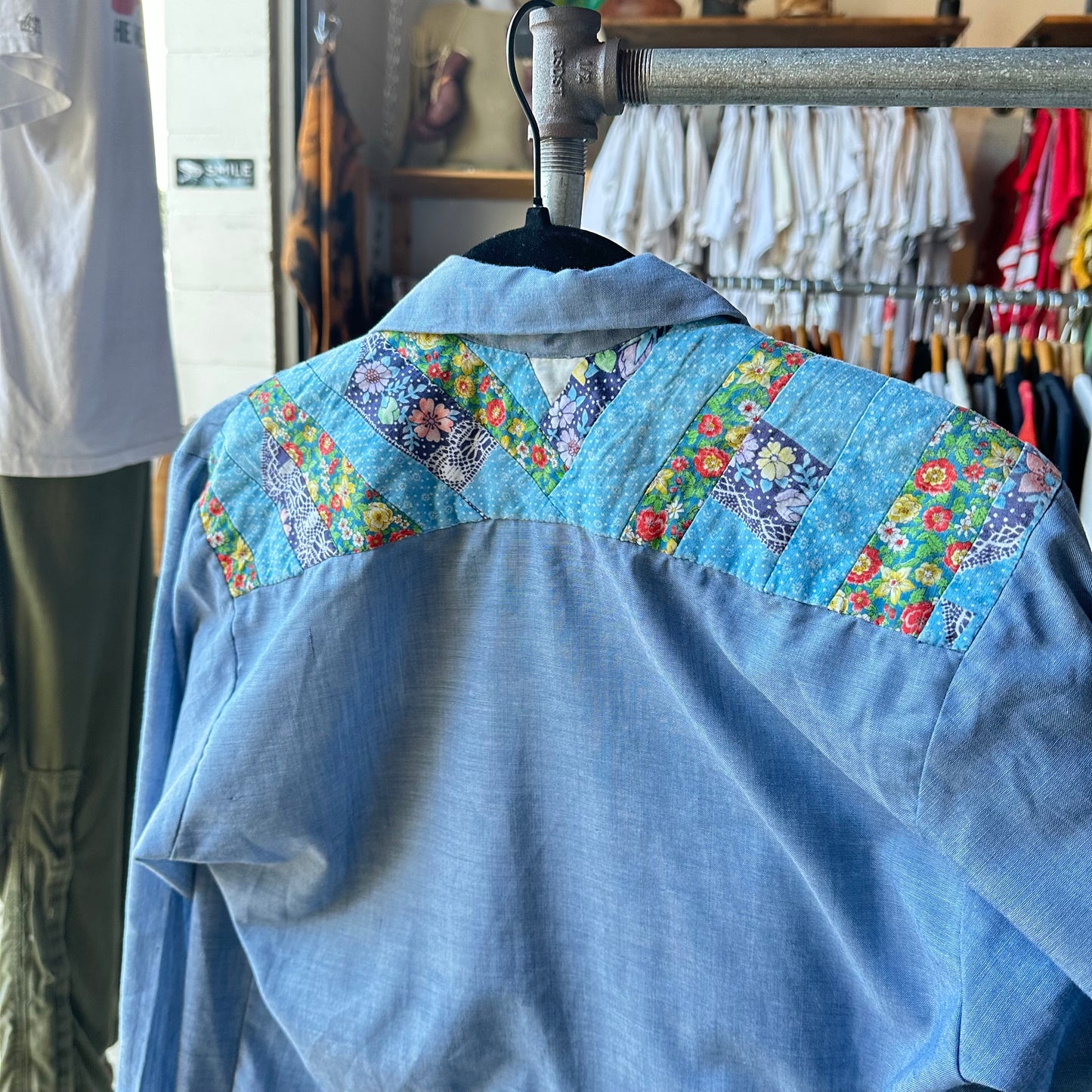 Vintage 60s/70s Floral Heart Shirt - Women’s Medium
