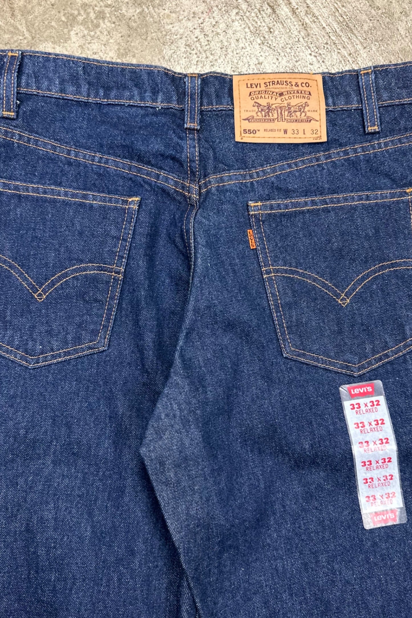 Deadstock 90s Levi’s 550 Orange Tab - 33x32