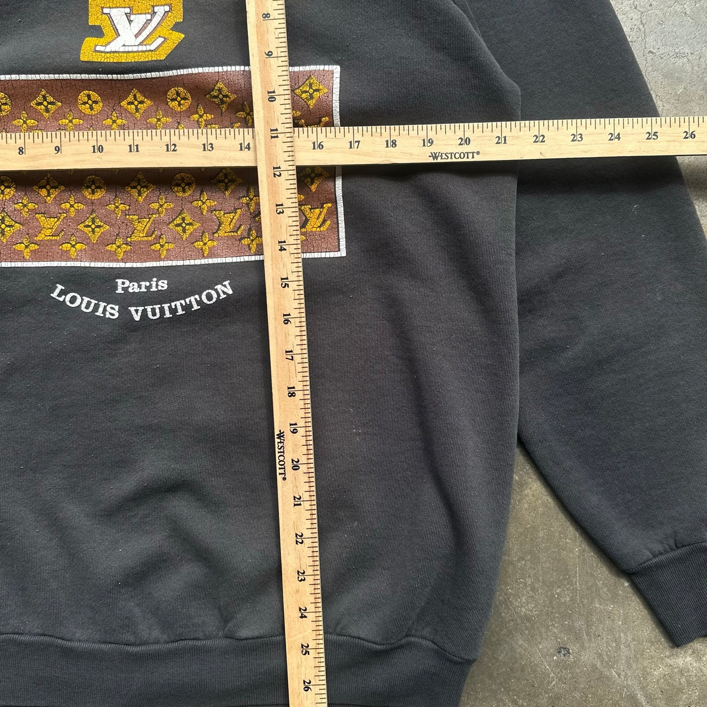 Vintage 1980s LV Boot Sweatshirt - Large